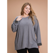 Load image into Gallery viewer, Hacci Brushed Sweater Plus / Charcoal
